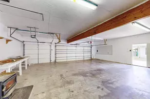 157 SE Tarrant Ave, Burleson, TX 76028 - Photo 29