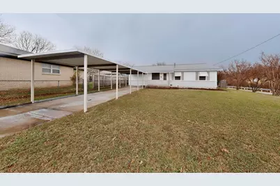 157 SE Tarrant Avenue, Burleson, TX 76028 - Photo 3