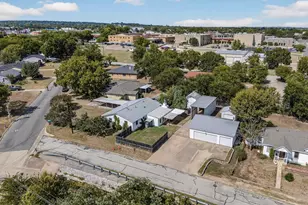 157 SE Tarrant Ave, Burleson, TX 76028 - Photo 37