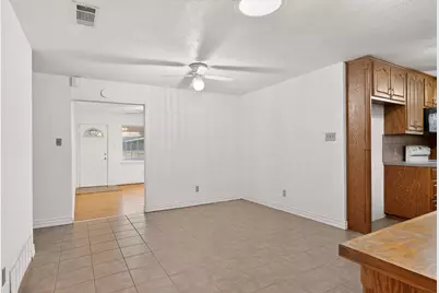 157 SE Tarrant Avenue, Burleson, TX 76028 - Photo 13