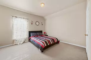 8117 Cherry Laurel Ln, Irving, TX 75063 - Photo 9