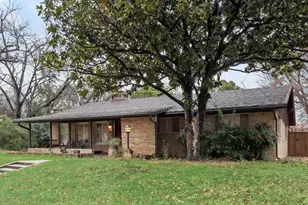 1406 Capetown Dr, Grand Prairie, TX 75050 - Photo 3