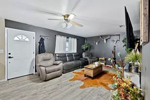 1207 Pebble St, Bowie, TX 76230 - Photo 3