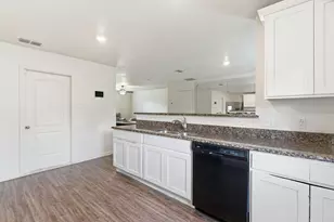 1321 Eagle Lake Dr, Azle, TX 76020 - Photo 11