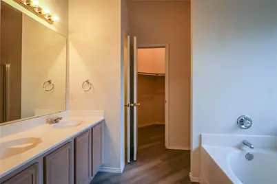 2004 Lennox Lane, Arlington, TX 76018 - Photo 9