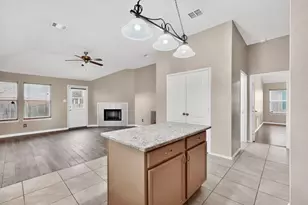 6721 Waterlilly Dr, Arlington, TX 76002 - Photo 11