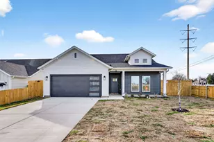 1402 Strickland St, Dallas, TX 75216 - Photo 1