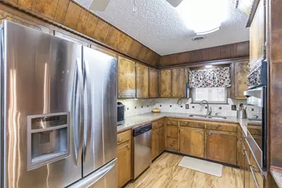 476 Scott Street, Tye, TX 79563 - Photo 9