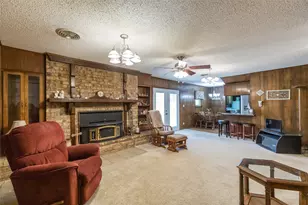 476 Scott St, Tye, TX 79563 - Photo 5