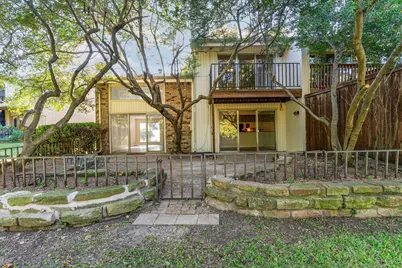 2945 Country Place Circle, Carrollton, TX 75006 - Photo 23