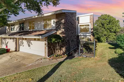 2945 Country Place Circle, Carrollton, TX 75006 - Photo 25