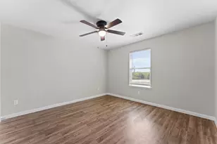 504 Riverbed Dr, Crowley, TX 76036 - Photo 21