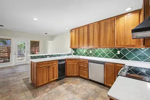 2920 Shady Lake Cir, Carrollton, TX 75006 - Photo 11