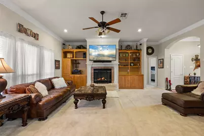 4606 Stoney Creek Court, Granbury, TX 76049 - Photo 9