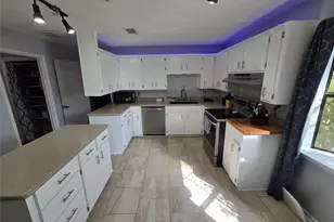 1014 W Wildwood Dr, Warren, TX 77663 - Photo 7