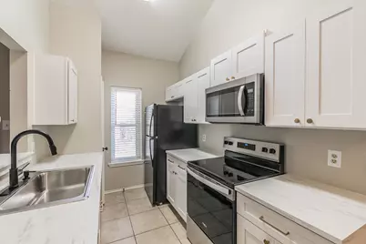 610 Canterbury Street, Euless, TX 76039 - Photo 31