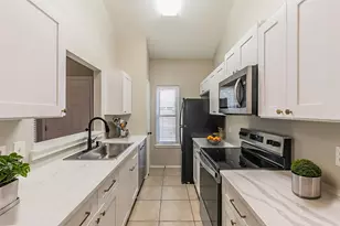 610 Canterbury St, Euless, TX 76039 - Photo 5