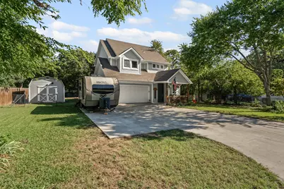 905 Poe Street, Azle, TX 76020 - Photo 1