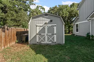 905 Poe St, Azle, TX 76020 - Photo 29