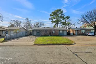 210 Slaughter St, Arlington, TX 76011 - Photo 5