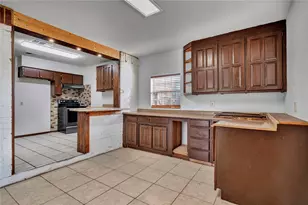 210 Slaughter St, Arlington, TX 76011 - Photo 17