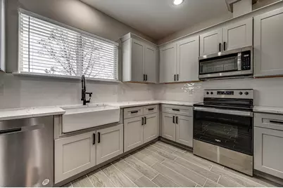 5858 Black Pine Circle, Granbury, TX 76048 - Photo 15