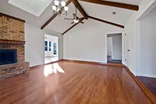 2201 Shady Meadow Ct, Arlington, TX 76013 - Photo 3