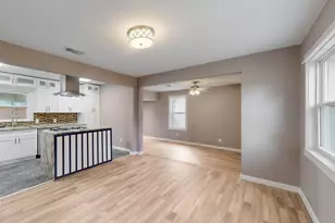 1035 Blaylock Cir S, Irving, TX 75061 - Photo 13