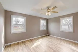 1035 Blaylock Cir S, Irving, TX 75061 - Photo 23