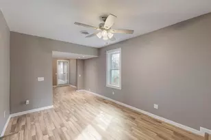 1035 Blaylock Cir S, Irving, TX 75061 - Photo 9