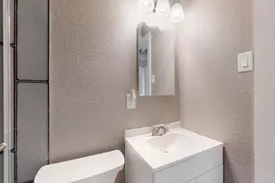 1035 Blaylock Cir S, Irving, TX 75061 - Photo 19