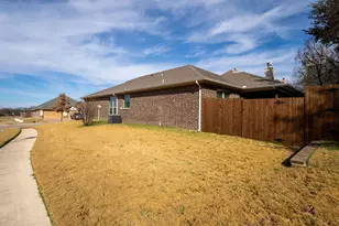 923 White Marlin Dr, Burleson, TX 76028 - Photo 37