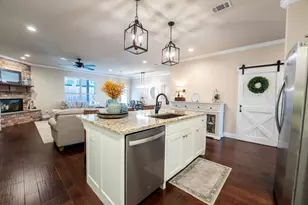 923 White Marlin Dr, Burleson, TX 76028 - Photo 17