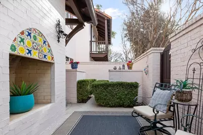 271 Casa Blanca Avenue, Fort Worth, TX 76107 - Photo 5