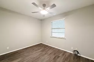 549 NW Hillery St, Burleson, TX 76028 - Photo 17