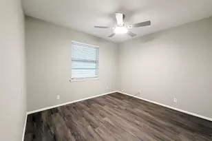 549 NW Hillery St, Burleson, TX 76028 - Photo 15