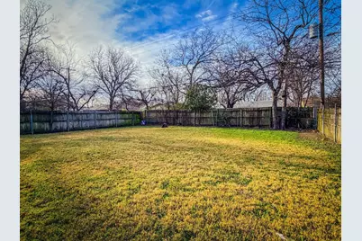 549 NW Hillery Street, Burleson, TX 76028 - Photo 19