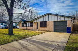 549 NW Hillery St, Burleson, TX 76028 - Photo 3