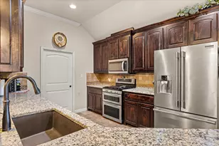 134 Donna Cir, Granbury, TX 76049 - Photo 11