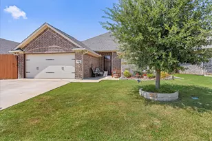 134 Donna Cir, Granbury, TX 76049 - Photo 33