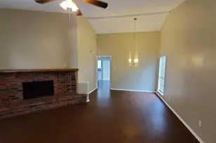 1125 Greenbriar Ln, Lancaster, TX 75146 - Photo 5