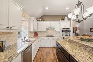 2640 Wickersham Ct, Grapevine, TX 76051 - Photo 17