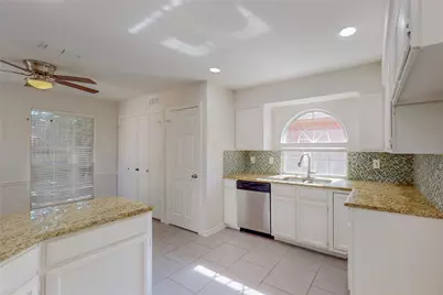 5425 Bryce Canyon Drive, Fort Worth, TX 76137 - Photo 13