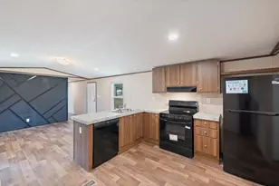 721 Queens Dr, Tool, TX 75143 - Photo 9