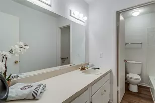 13853 Leinsper Green St, Dallas, TX 75240 - Photo 17