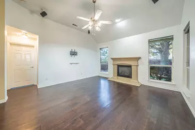 7042 Hedgebrook Drive, Dallas, TX 75249 - Photo 5