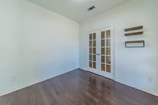 7042 Hedgebrook Dr, Dallas, TX 75249 - Photo 33