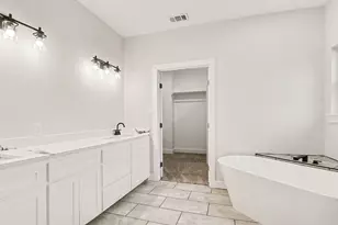 2705 12th St, Fort Worth, TX 76111 - Photo 11