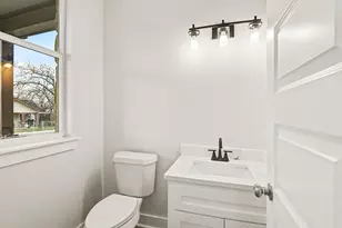 2705 12th St, Fort Worth, TX 76111 - Photo 15