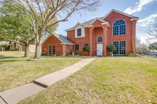 435 Arbor Lawn Dr, Burleson, TX 76028 - Photo 1